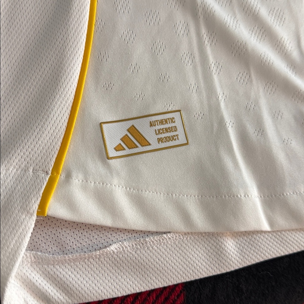 Real Madrid #5 Jude Bellingham 2025-26 Adidas Home Player Edition Jersey - Picture 8 of 9